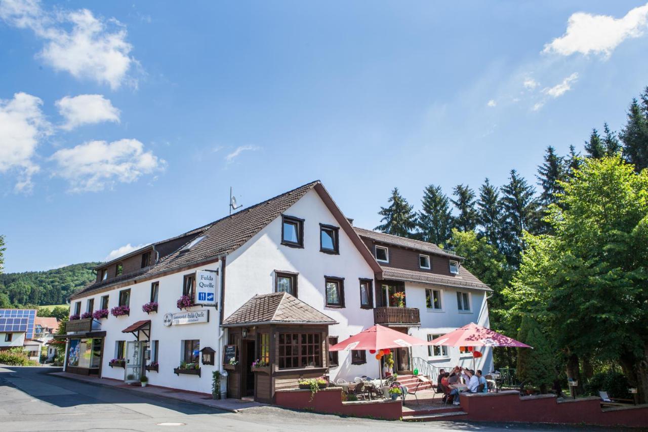 Hotel Berghof Wasserkuppe & Gaestehaus Fuldaquelle ゲルスフェルト エクステリア 写真