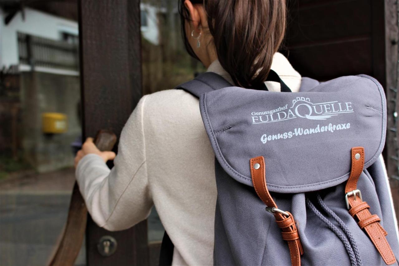 Hotel Berghof Wasserkuppe & Gaestehaus Fuldaquelle ゲルスフェルト エクステリア 写真