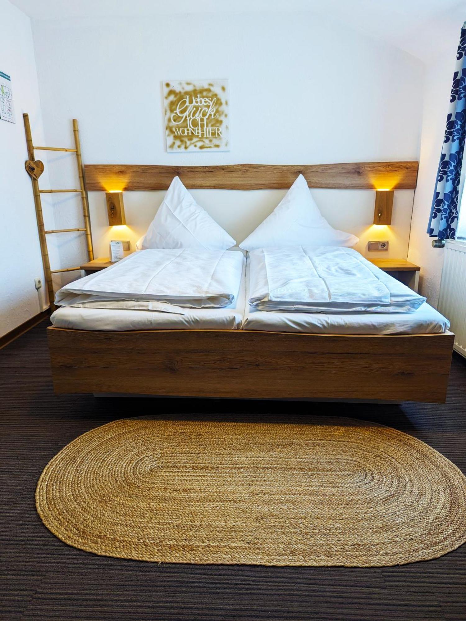 Hotel Berghof Wasserkuppe & Gaestehaus Fuldaquelle ゲルスフェルト 部屋 写真