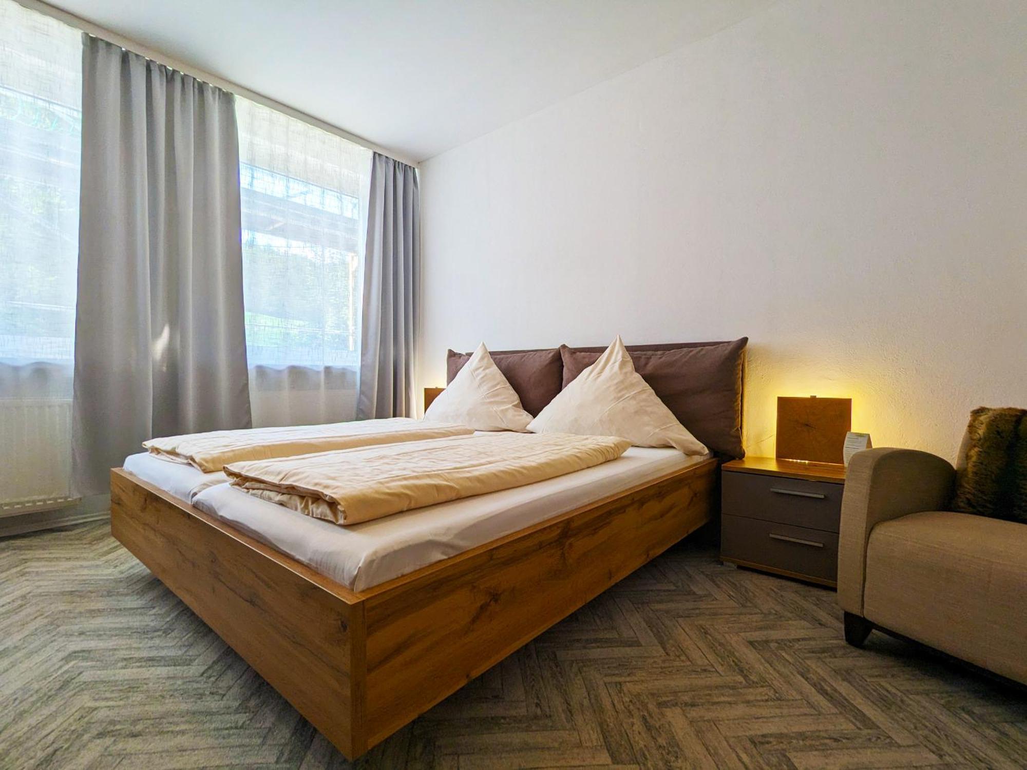 Hotel Berghof Wasserkuppe & Gaestehaus Fuldaquelle ゲルスフェルト 部屋 写真