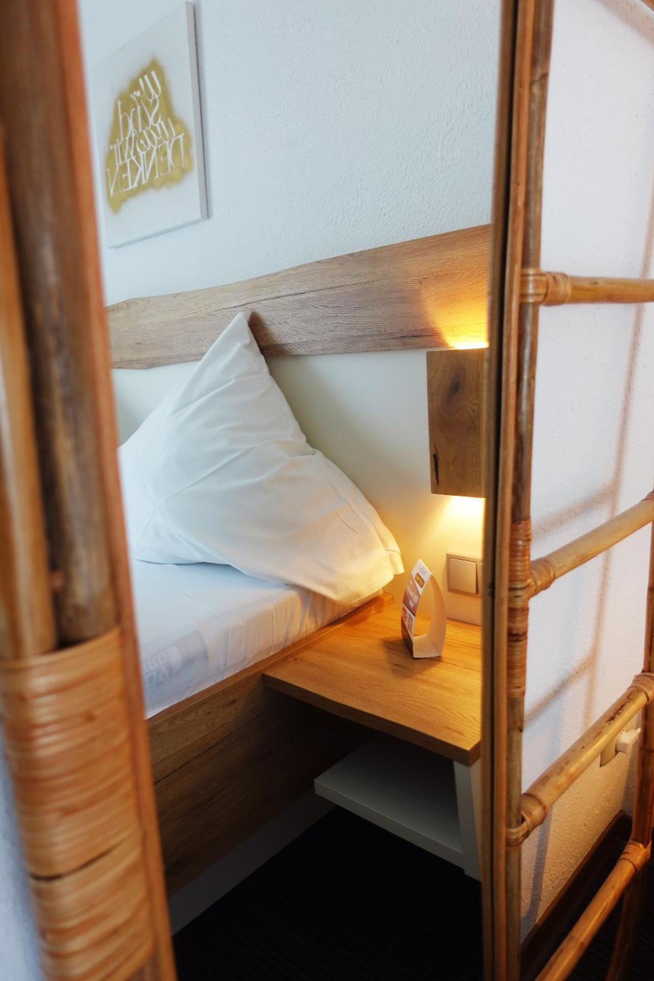 Hotel Berghof Wasserkuppe & Gaestehaus Fuldaquelle ゲルスフェルト 部屋 写真