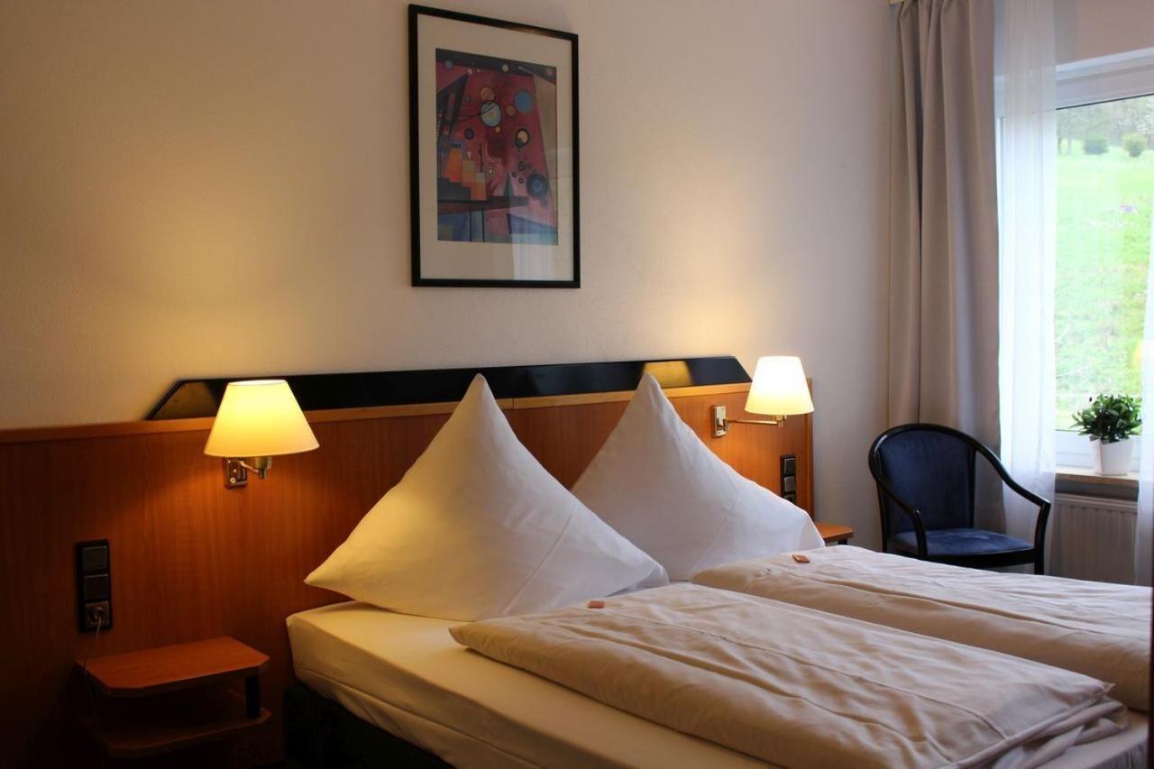 Hotel Berghof Wasserkuppe & Gaestehaus Fuldaquelle ゲルスフェルト 部屋 写真