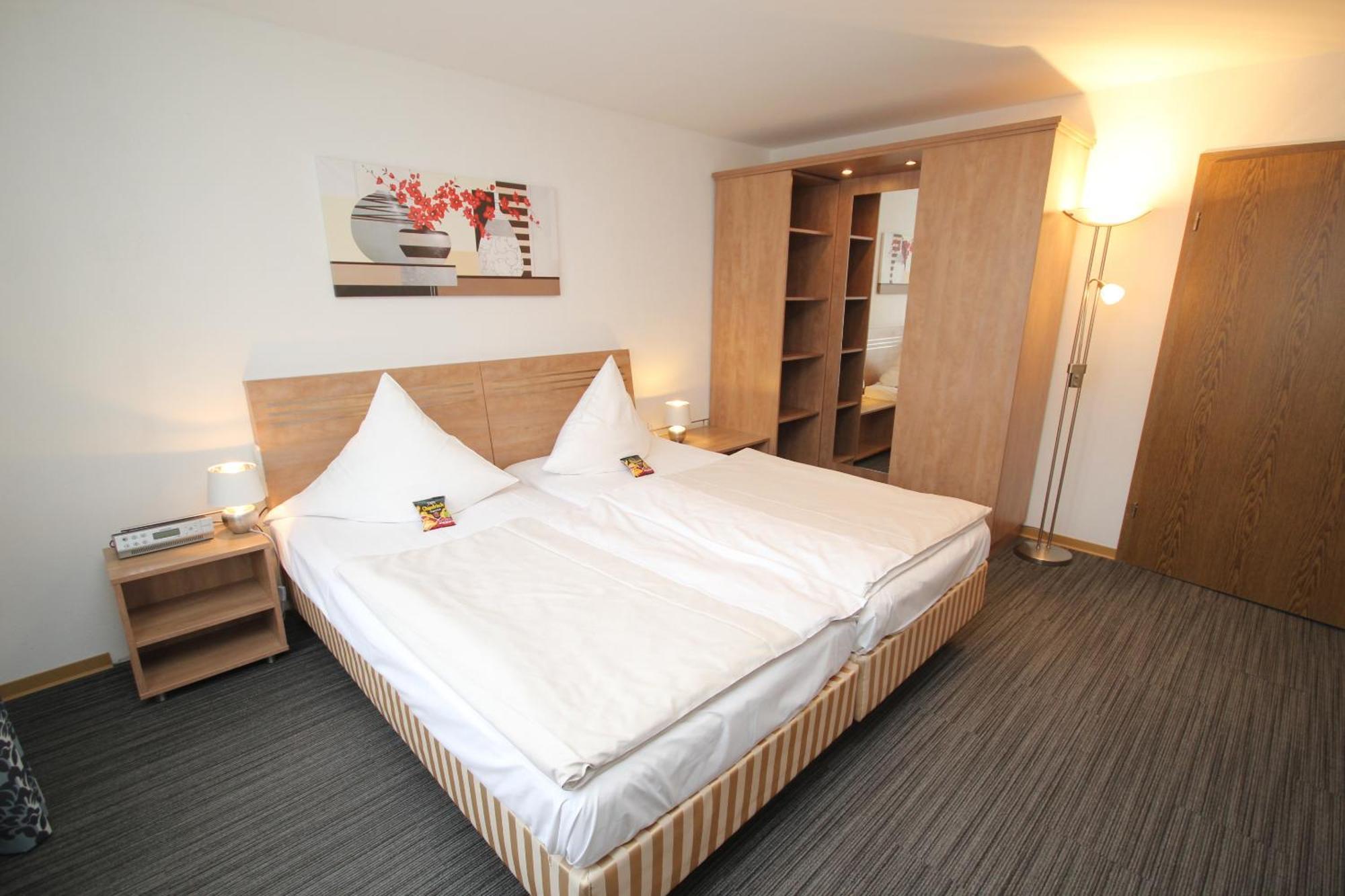 Hotel Berghof Wasserkuppe & Gaestehaus Fuldaquelle ゲルスフェルト 部屋 写真
