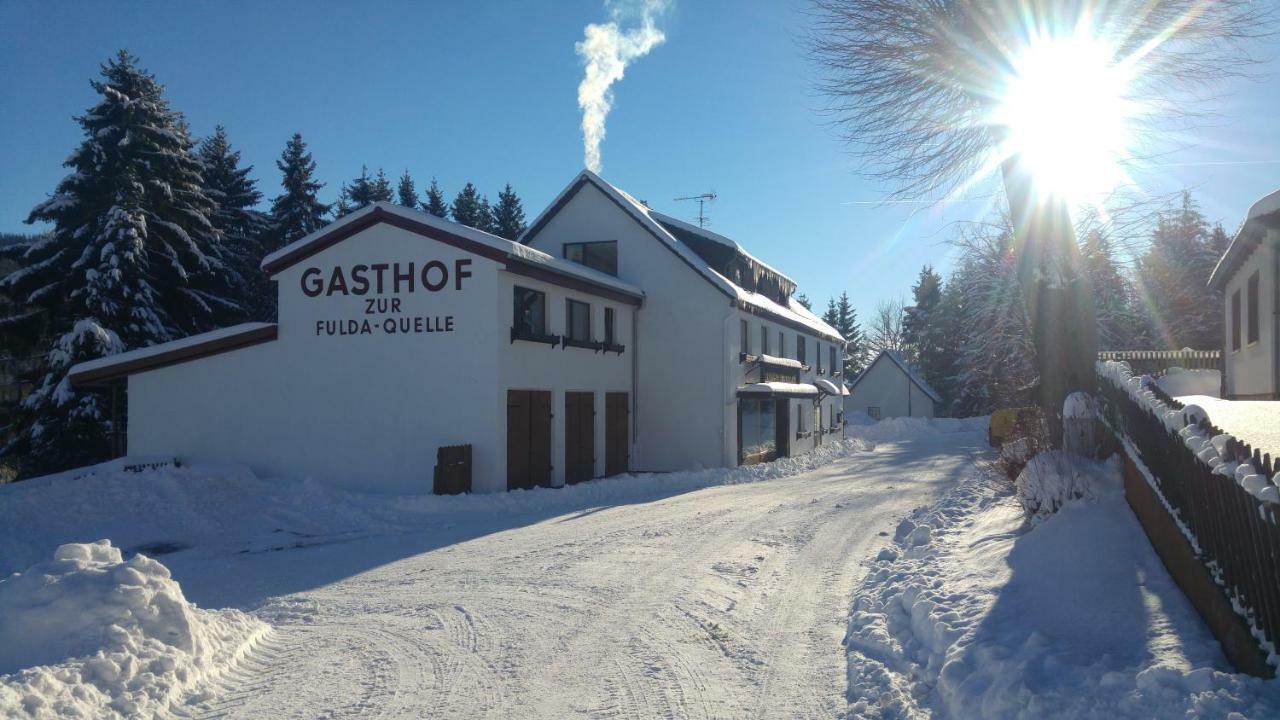 Hotel Berghof Wasserkuppe & Gaestehaus Fuldaquelle ゲルスフェルト エクステリア 写真