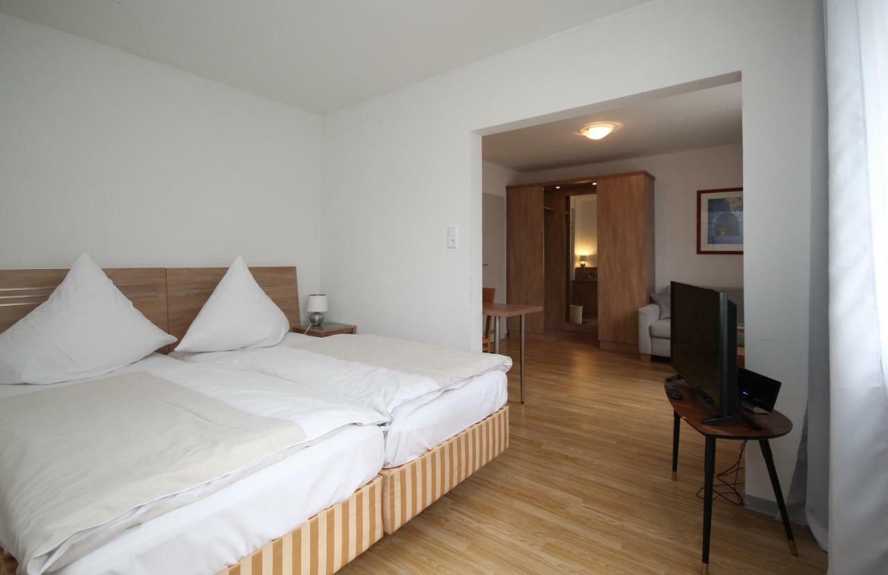 Hotel Berghof Wasserkuppe & Gaestehaus Fuldaquelle ゲルスフェルト 部屋 写真